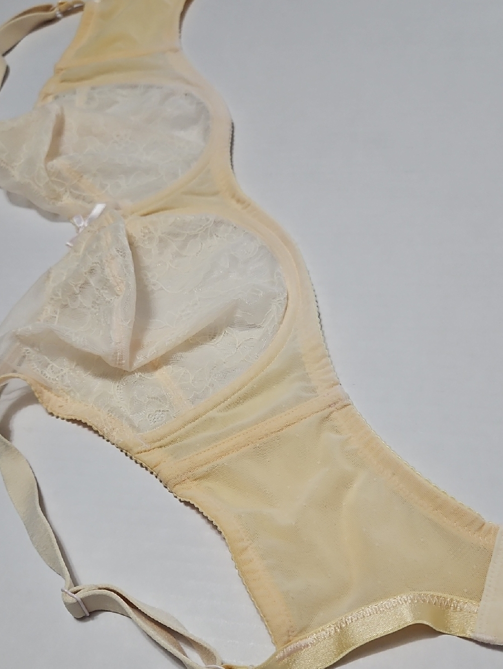 Wacoal Sheer Lace Underwire Bra in Cream Size 36DDD - Picture 7 of 8